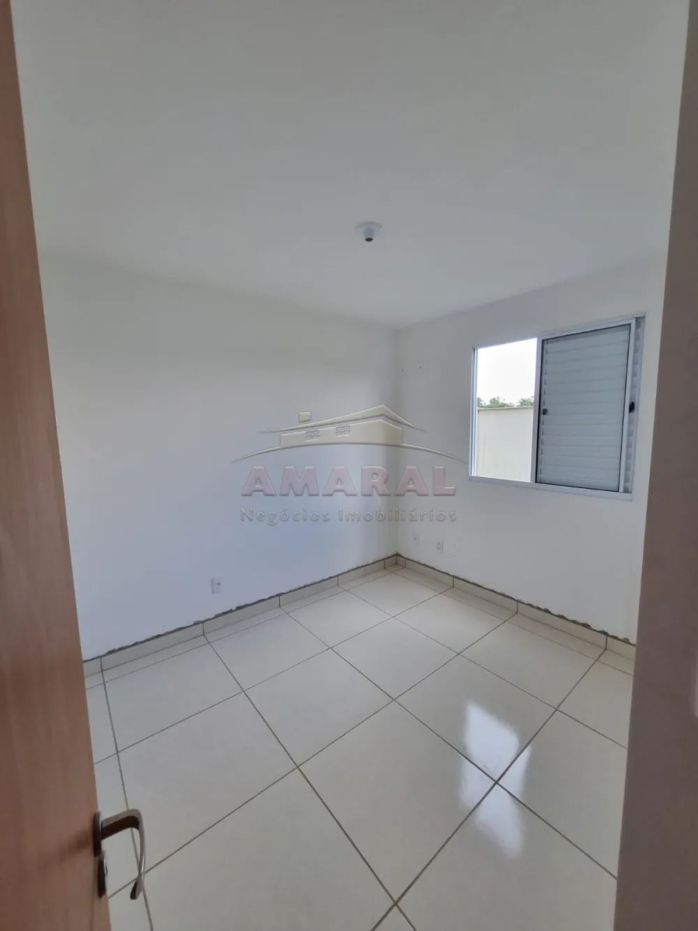 Alugar Apartamentos / Padrão em Suzano R$ 677,04 - Foto 1