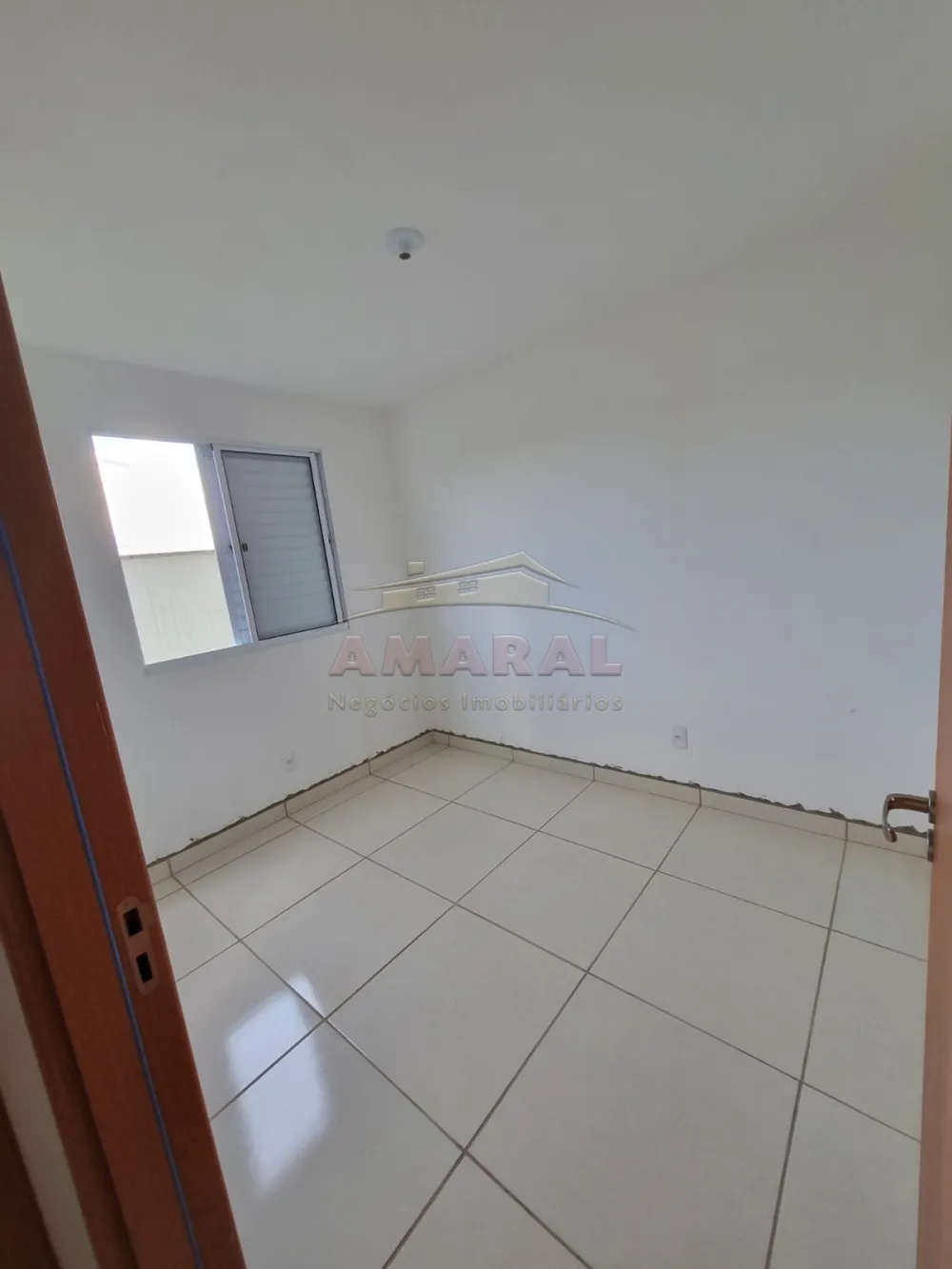 Alugar Apartamentos / Padrão em Suzano R$ 677,04 - Foto 3