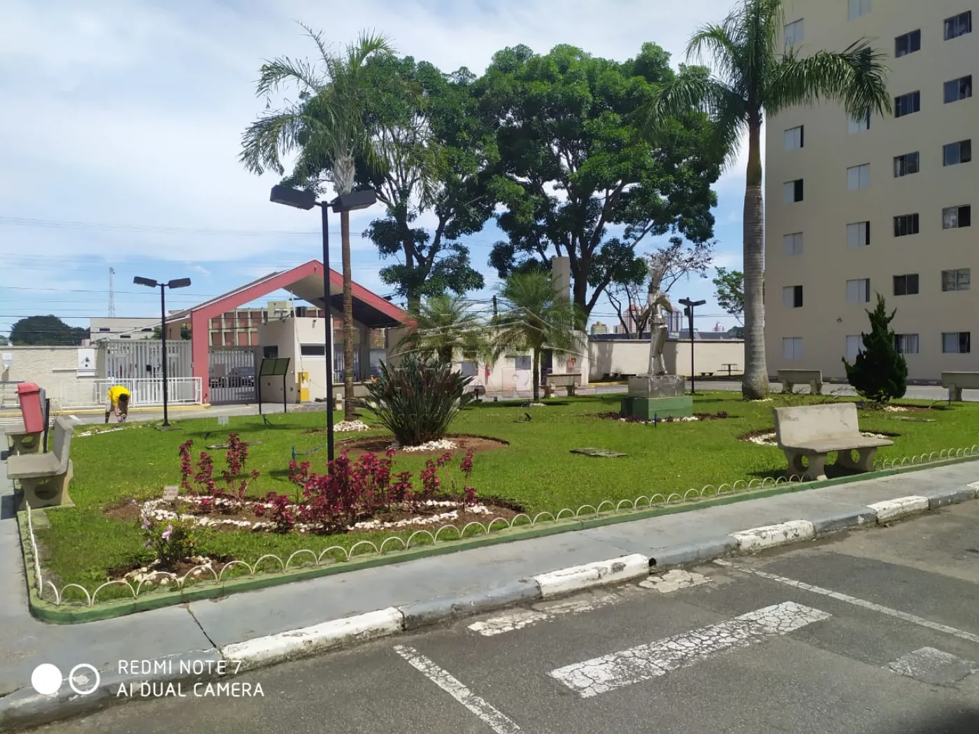 Alugar Apartamentos / Padrão em Mogi das Cruzes R$ 1.320,00 - Foto 1